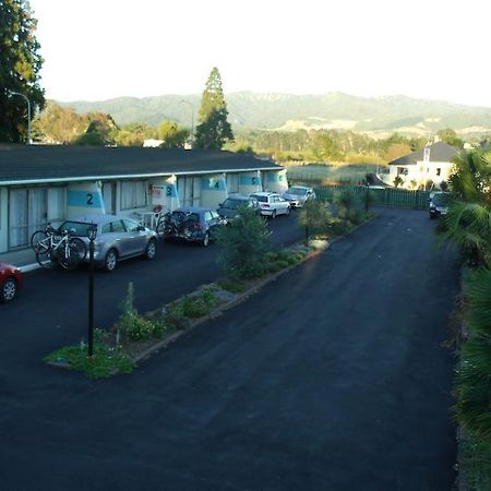 Katikati Motel Екстериор снимка
