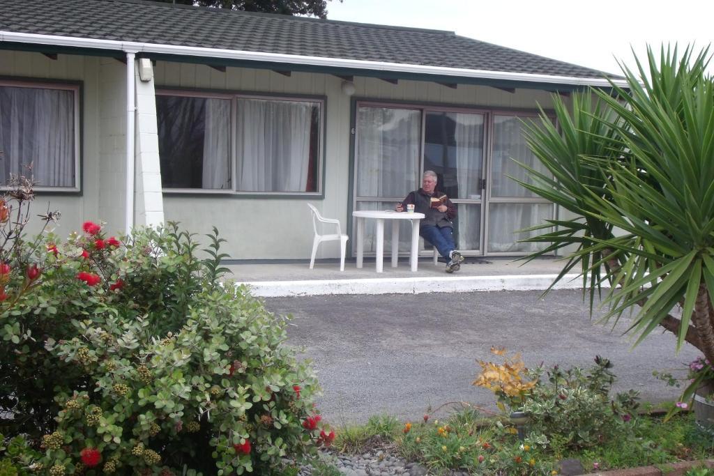 Katikati Motel Екстериор снимка