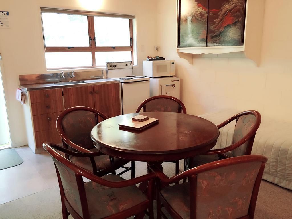 Katikati Motel Екстериор снимка