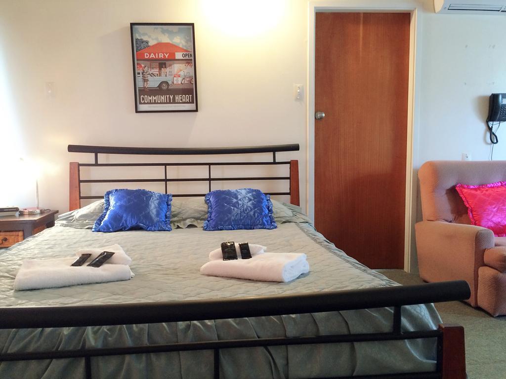 Katikati Motel Екстериор снимка