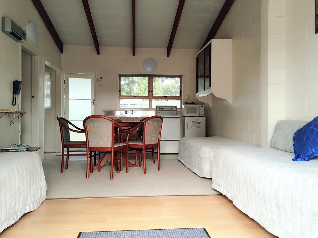 Katikati Motel Екстериор снимка