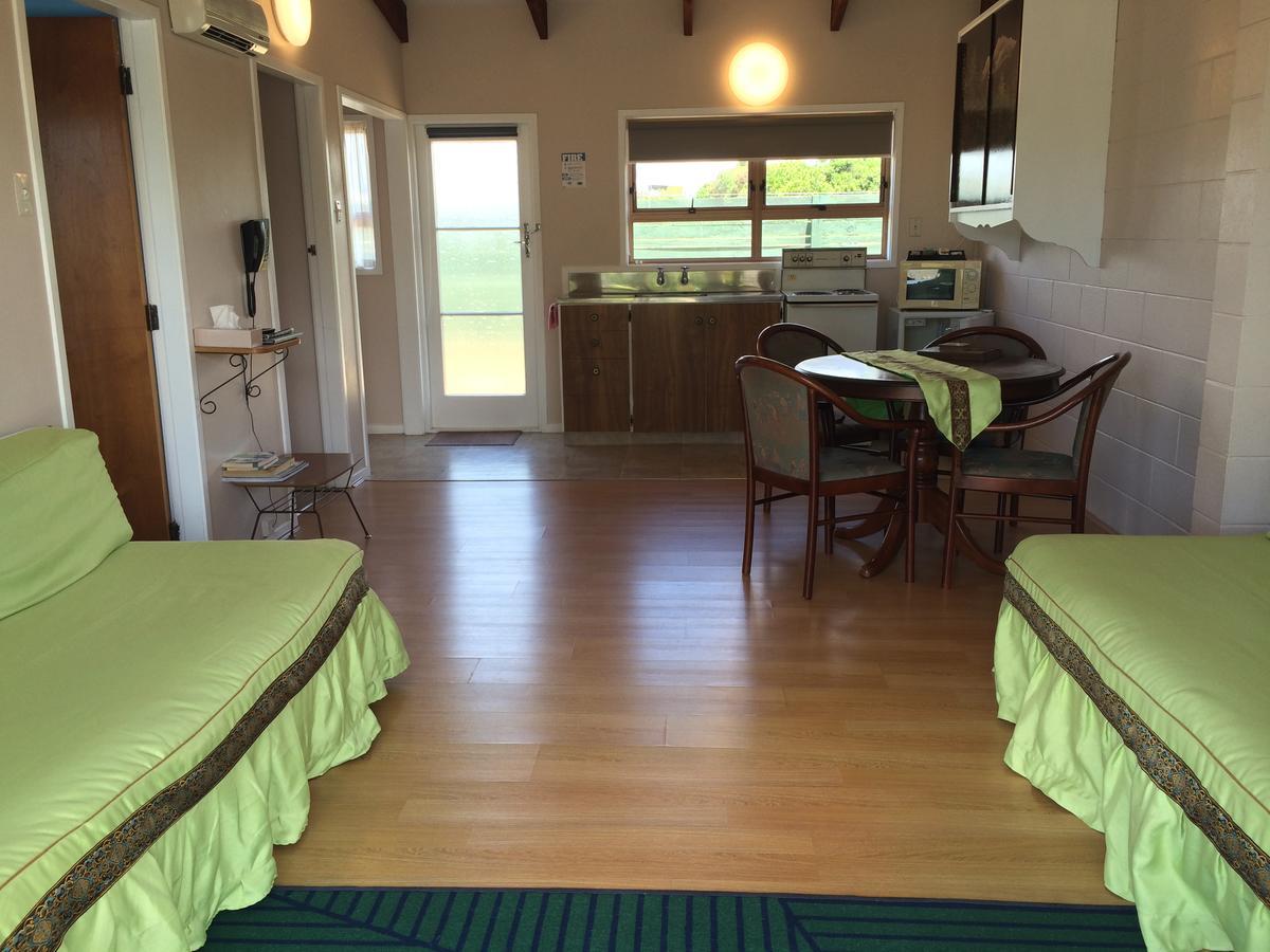 Katikati Motel Екстериор снимка